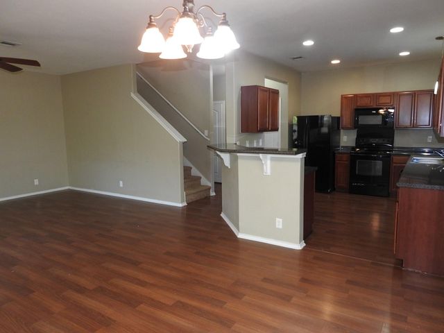 571 New Country RD, Kyle, TX 78640