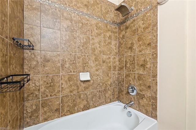 4371 Pickney LN, Chesapeake, VA 23324