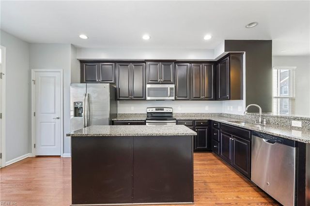 4371 Pickney LN, Chesapeake, VA 23324