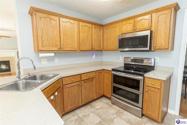 418 Jey Drive, Elizabethtown, KY 42701