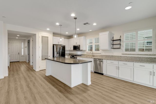 425 Epic St, Vacaville, CA 95688