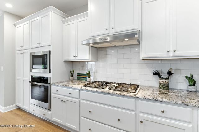 2014 Dressage Cir, Louisville, KY 40245