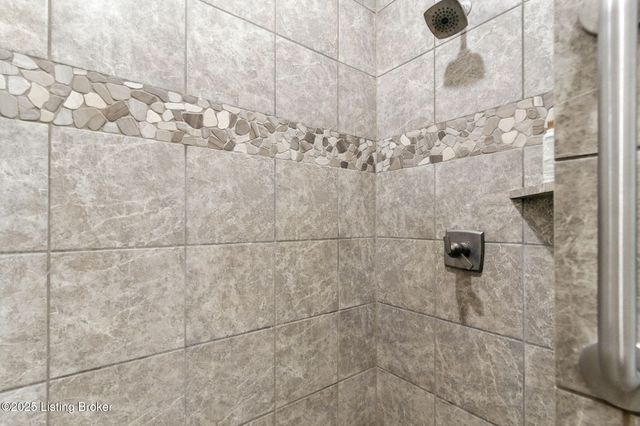 2014 Dressage Cir, Louisville, KY 40245