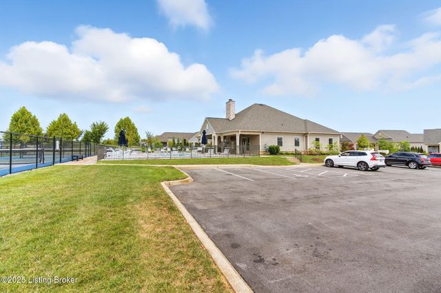 2014 Dressage Cir, Louisville, KY 40245