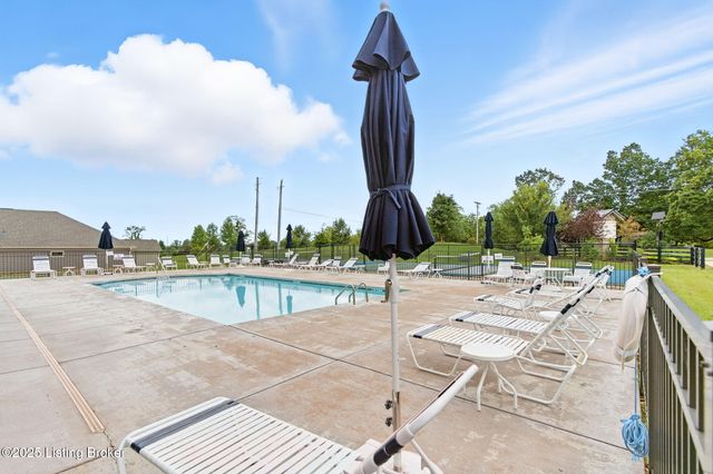 2014 Dressage Cir, Louisville, KY 40245