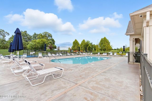 2014 Dressage Cir, Louisville, KY 40245