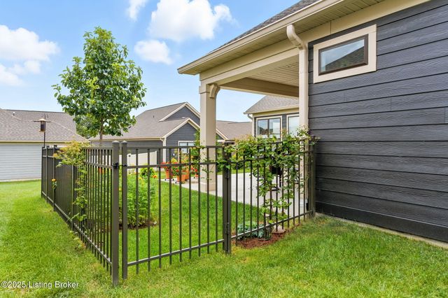 2014 Dressage Cir, Louisville, KY 40245