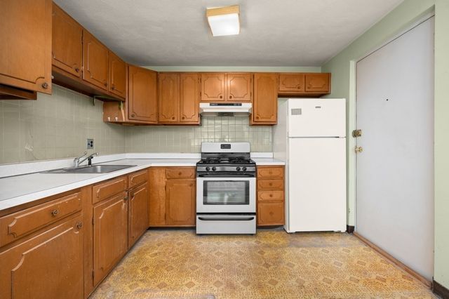 141 Willard St 8, Quincy, MA 02169