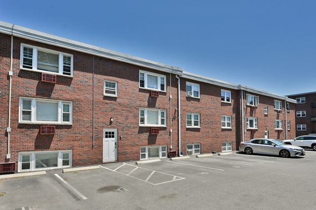 141 Willard St 8, Quincy, MA 02169