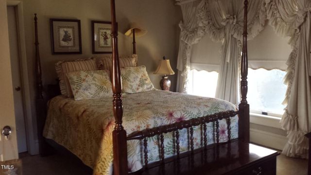 405 N Massey Street, Selma, NC 27576