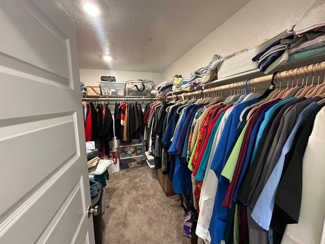 1757 Klamath Road S, Madera, CA 93636