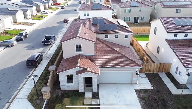 1757 Klamath Road S, Madera, CA 93636