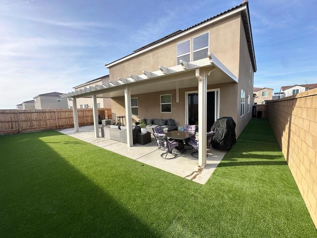 1757 Klamath Road S, Madera, CA 93636