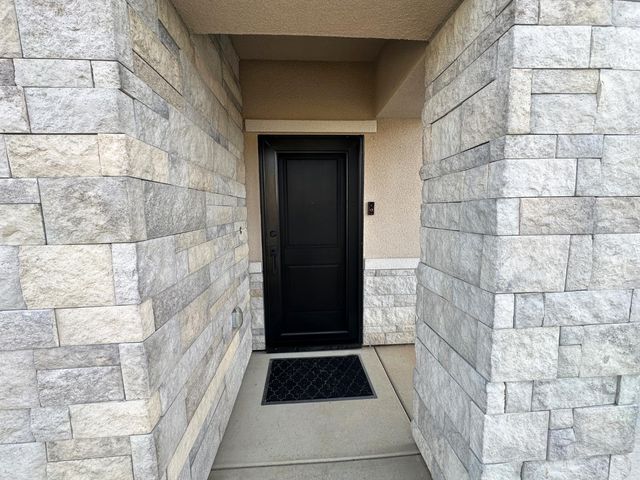 1757 Klamath Road S, Madera, CA 93636