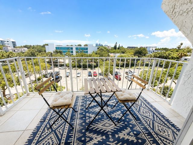 650 NE 64th St G506, Miami, FL 33138