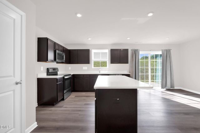 102 Fairfield Grove Court, Sanford, NC 27330