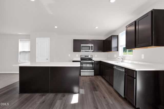 102 Fairfield Grove Court, Sanford, NC 27330