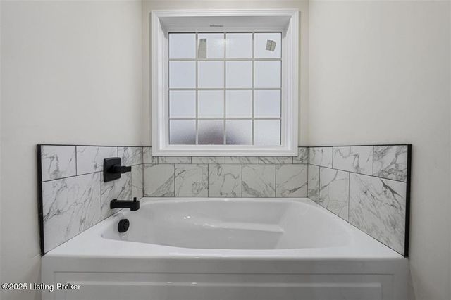 360 Blane Dr, Clarkson, KY 42726