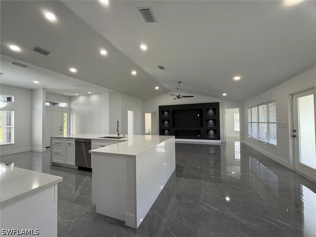 4000 NE 9th AVE, Cape Coral, FL 33909