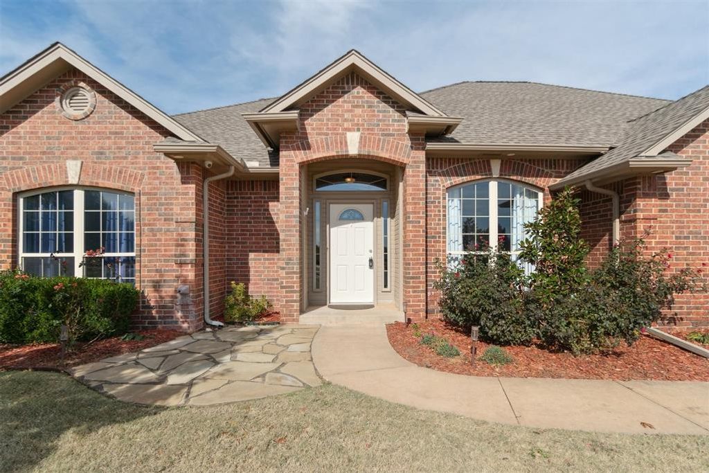1855 Graces Circle, Edmond, OK 73025