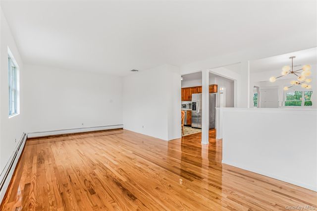 8 8th Street, New Hyde Park, NY 11040