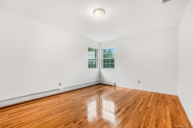 8 8th Street, New Hyde Park, NY 11040