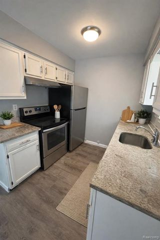 2163 Decker Road 25, Walled Lake, MI 48390