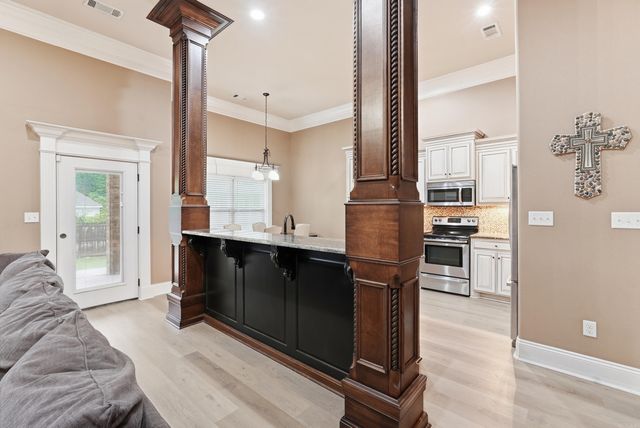 404 Creekside Cove, Bryant, AR 72022