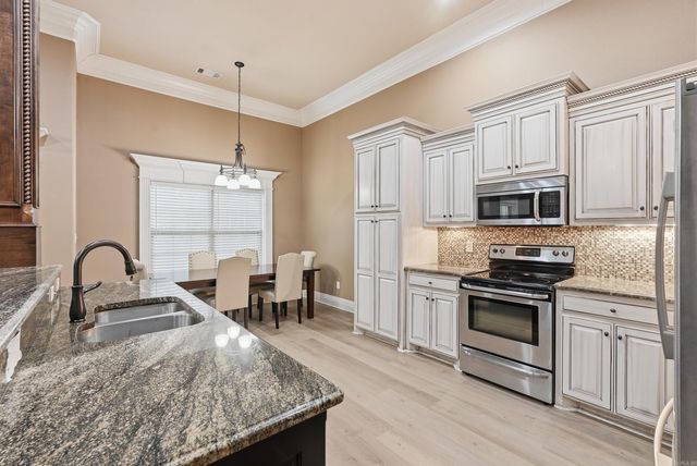 404 Creekside Cove, Bryant, AR 72022