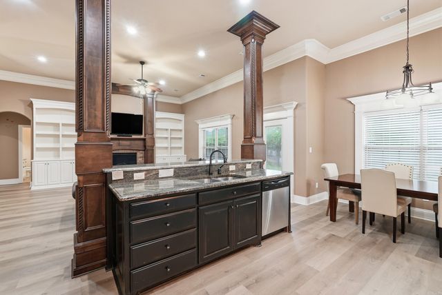 404 Creekside Cove, Bryant, AR 72022