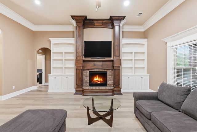 404 Creekside Cove, Bryant, AR 72022