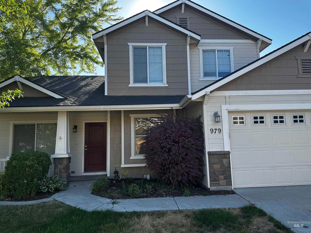 979 N Wolfsburg Ave, Meridian, ID 83642