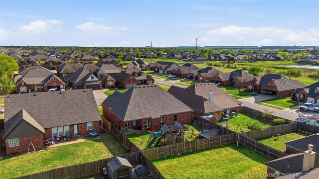 20487 E 35th Street S, Broken Arrow, OK 74014