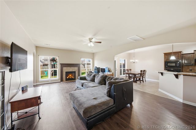 20487 E 35th Street S, Broken Arrow, OK 74014