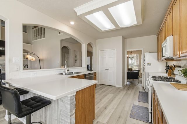 2135 Emerald Cove Drive, League City, TX 77573