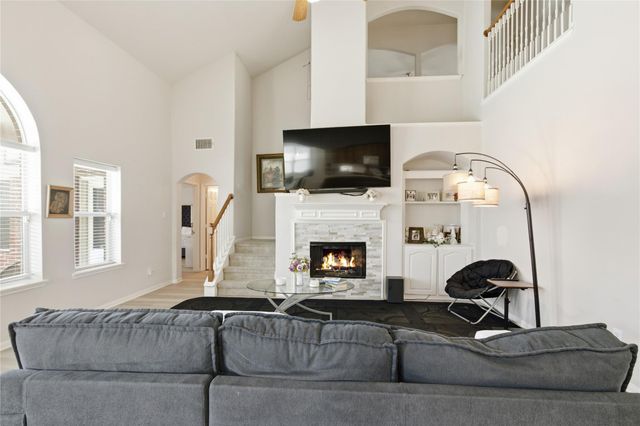 2135 Emerald Cove Drive, League City, TX 77573