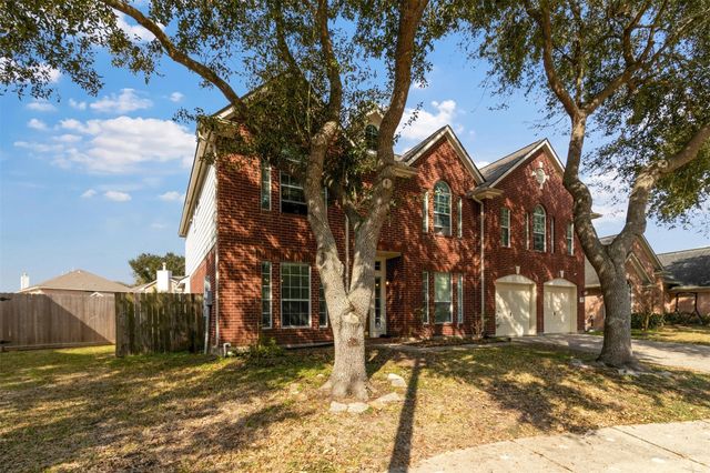 2135 Emerald Cove Drive, League City, TX 77573