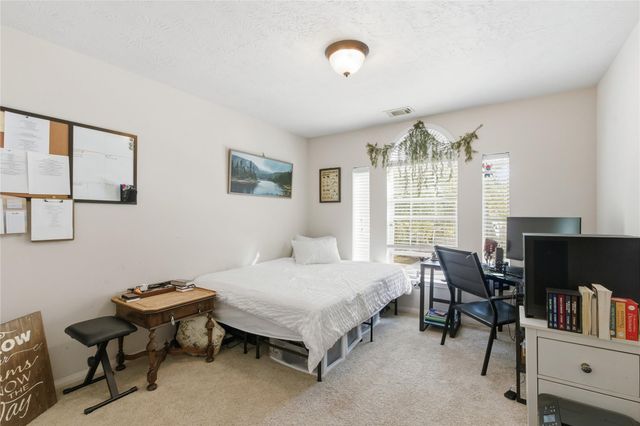 2135 Emerald Cove Drive, League City, TX 77573