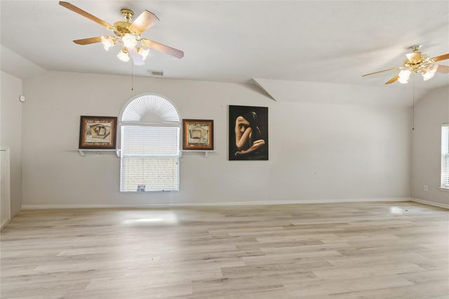 2135 Emerald Cove Drive, League City, TX 77573