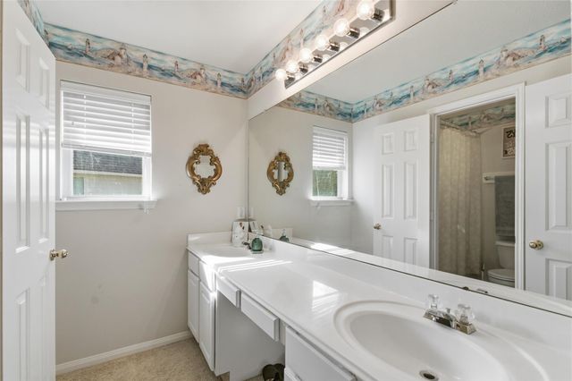 2135 Emerald Cove Drive, League City, TX 77573