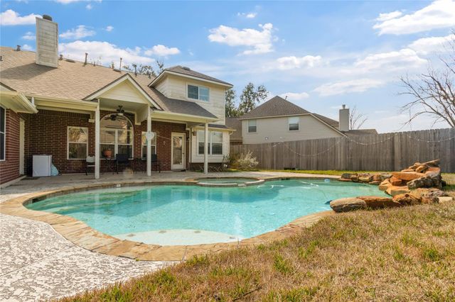 2135 Emerald Cove Drive, League City, TX 77573