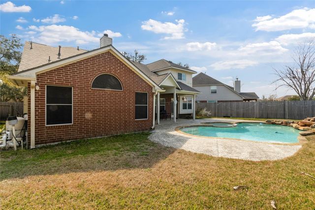 2135 Emerald Cove Drive, League City, TX 77573