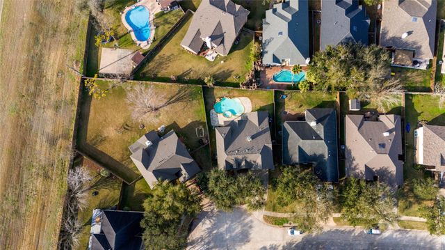 2135 Emerald Cove Drive, League City, TX 77573