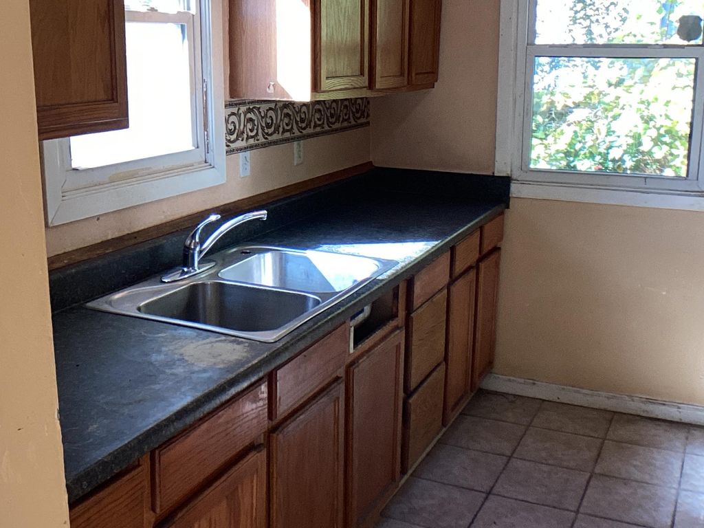 2319 W Broadway Avenue, Minneapolis, MN 55411 — photo 4