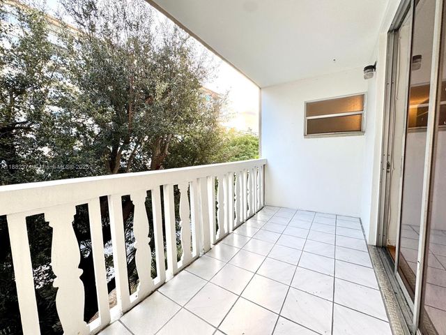 1475 NE 125th Ter 404B, North Miami, FL 33161