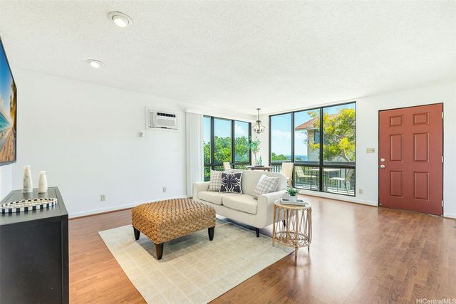 99-709 Hoio Street, Aiea, HI 96701