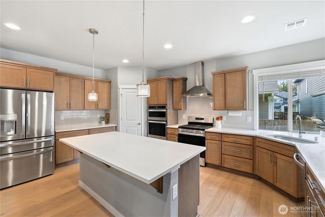 16823 124th Avenue Ct E, Puyallup, WA 98374