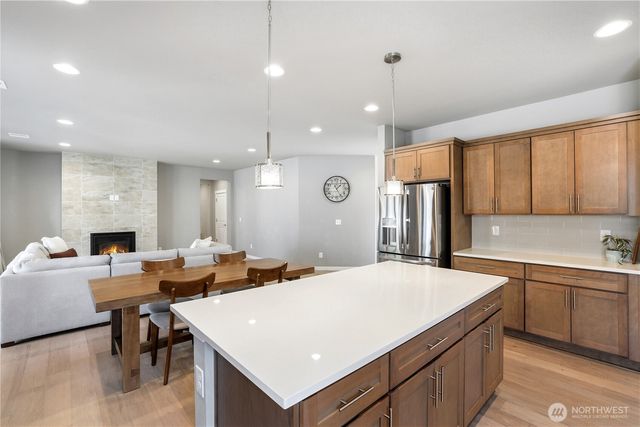 16823 124th Avenue Ct E, Puyallup, WA 98374