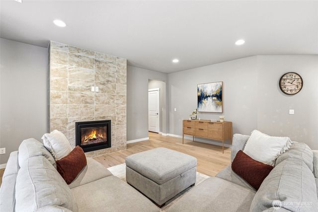 16823 124th Avenue Ct E, Puyallup, WA 98374