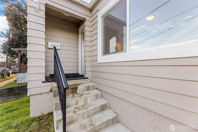 1229 Broadway Ave, Bremerton, WA 98337